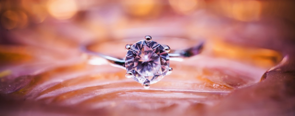 Significado de las Piedras Preciosas de tu Anillo de Compromiso