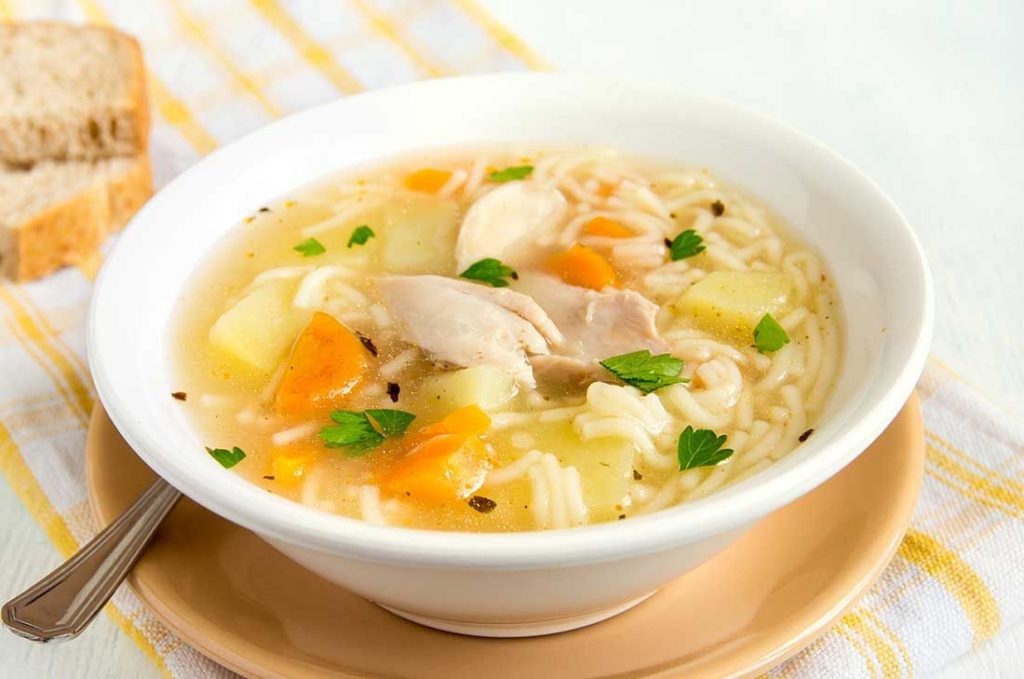 Cómo preparar una rica sopa de pollo