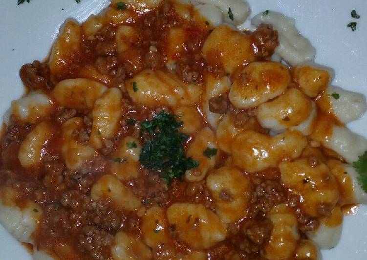 Ñoquis de arroz con salsa de rabo de res