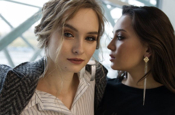 Tendencias en accesorios y estilos de belleza