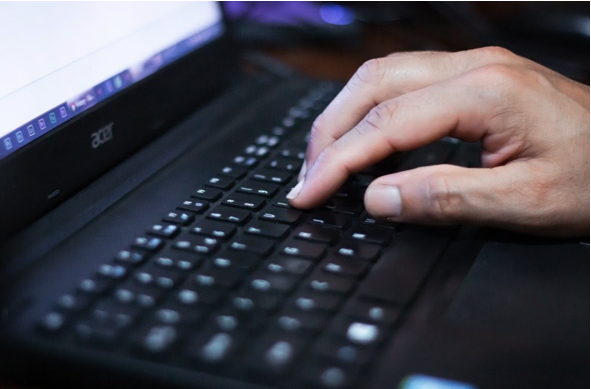 hombre portatil