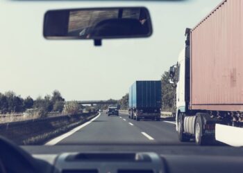 camiones en carretera
