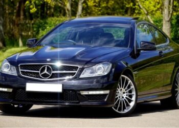 mercedes benz negro