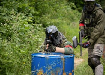 jugando a airsoft