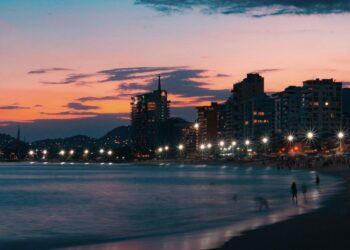 playa por la. noche