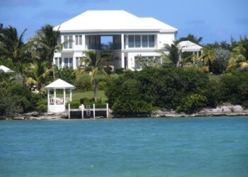 Casa lujosa frente al mar