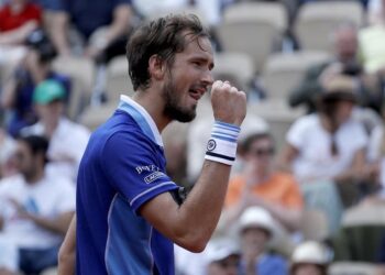 Tenis: Medvedev vence a Kecmanovic y está en la cuarta ronda del Abierto de Francia
