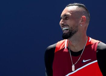Tenis: Sin sudar, con impresionante Kyrgios vence a Tsitsipas en Halle
