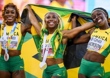 Atletismo: La increíble Fraser-Pryce lidera limpiamente a Jamaica en los 100 metros femeninos