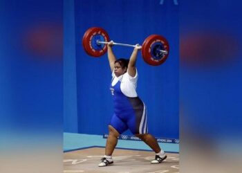 Levantamiento de pesas: medallista de oro de la Commonwealth, 40, muere de Covid-19