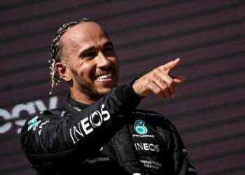 Automovilismo: Hamilton dice que podría haber sido un Top Gun con Cruise
