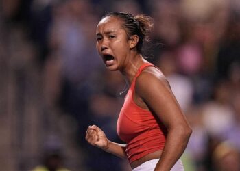 Tenis: Fernández deleita a la afición con regreso victorioso de lesión en Toronto