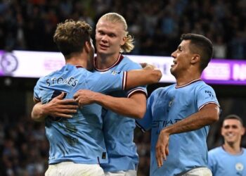 Fútbol: el plusmarquista Haaland alcanza el triplete del City, el Arsenal sigue perfecto