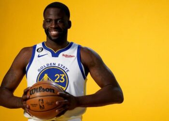 NBA: Warriors multan a Green por golpear a compañero, pero no lo suspenden