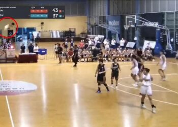 Baloncesto: la liga nacional femenina suspendida después de que la luz del techo se cayera y se rompiera en el Centro de Baloncesto de Singapur
