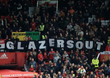 Fútbol: los fanáticos del Manchester United quieren más voz bajo cualquier nuevo propietario
