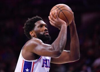 NBA: Joel Embiid coquetea con el cuádruple-doble en monstruoso juego de 59 puntos