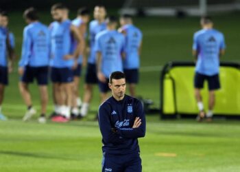 Mundial: Scaloni de Argentina está a punto de unirse a grandes entrenadores