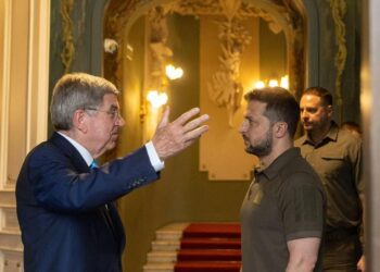Juegos Olímpicos: Zelensky invita al jefe del COI a Bakhmut, la ciudad de primera línea de Ucrania