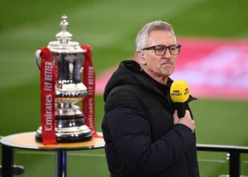 El presentador de fútbol de la BBC, Lineker, se retirará de la presentación después de criticar la política de asilo del gobierno del Reino Unido.