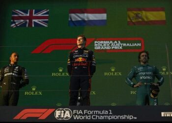Max Verstappen y Sergio Pérez critican las banderas rojas en el dramático Gran Premio de Australia
