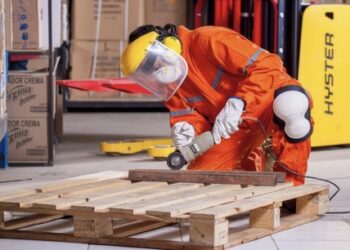 ¿Cómo la ropa de trabajo personalizada puede mejorar tu empresa?