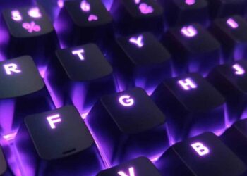 ¿Qué son los teclados retroiluminados y por qué son imprescindibles en tu setup?