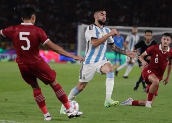 Argentina finaliza gira asiática con victoria 2-0 sobre Indonesia