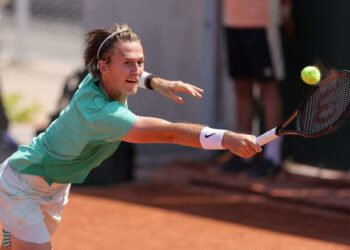 Korda, inspirado en Nadal, consigue su primera victoria desde enero en Roland Garros