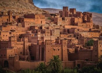Pueblo en desierto de marruecos
