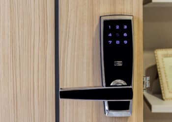 ¿Cómo proteger tu hogar con cerraduras inteligentes?