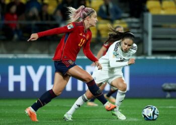 Dominante España vence 3-0 a Costa Rica en apertura de la fase de grupos del Mundial