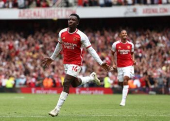 'Beast' Eddie Nketiah ayuda al Arsenal a vencer 2-1 al Nottingham Forest en el primer partido de la Premier League