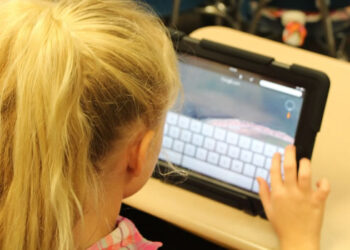 Cómo fomentar la educación digital en casa: Consejos y recomendaciones
