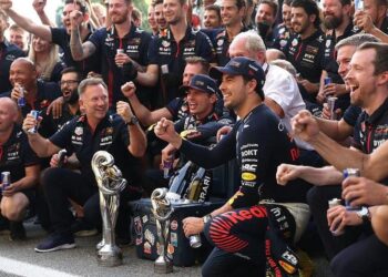 El jefe de Mercedes, Toto Wolff, dice que el récord de victorias de Max Verstappen en la Fórmula 1 es irrelevante para él