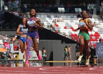 Grandes Richardson, Lyles y Duplantis en control de crucero en el Campeonato Mundial de Atletismo
