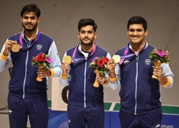 India bate el primer récord mundial en los Juegos Asiáticos mientras un patinador de nueve años se divierte