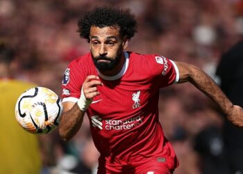 Mohamed Salah 'comprometido' con el Liverpool insinuando un desafío por el título de la Premier League