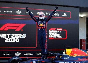 Verstappen debe esperar, pero Red Bull tiene el doblete de títulos