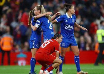 El enérgico Everton derrota al Liverpool y el Manchester City sube a la cima de la WSL