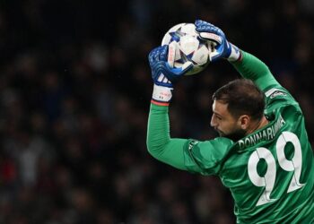 Gianluigi Donnarumma del PSG entrará en la guarida de los leones en su regreso al AC Milan, un club en crisis