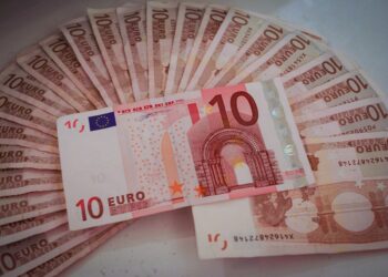 Guía Esencial: Dónde Cambiar Dinero, Ropa y Más; Los Lugares Más Fiables Detallados