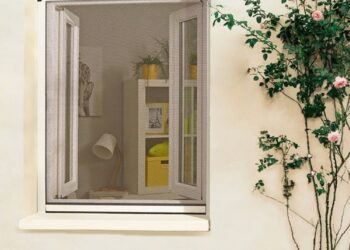 Preparar la protección de tu casa contra los mosquitos con una mosquitera ventana