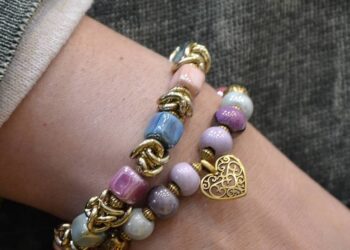 El encanto de los accesorios: Cómo elegir los adecuados para regalar