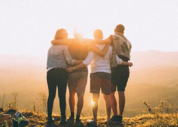 Cómo Se Fortalecen Los Vínculos Comunitarios Con Los Viajes En Grupo