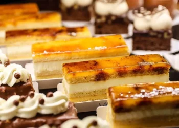 Descubre las ventajas de comprar pasteles en línea: Comodidad y sabor a un clic de distancia