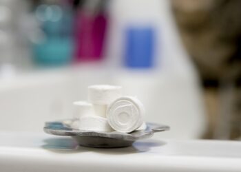 Toallitas comprimidas: solución ecológica y práctica para el día a día