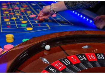 Qué son los juegos con crupier en vivo en sitios como Sportaza