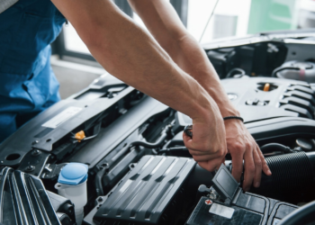 La importancia de las revisiones periódicas y recambios originales en tu vehículo