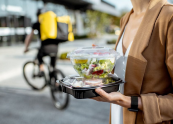 La revolución del delivery: ¿Por qué todos piden comida casera a domicilio?